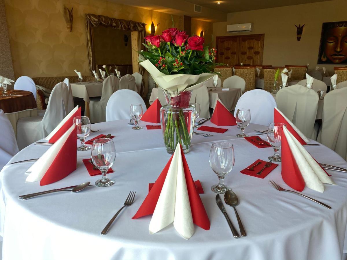 Malom Club Panzio Bed & Breakfast Байя Екстериор снимка