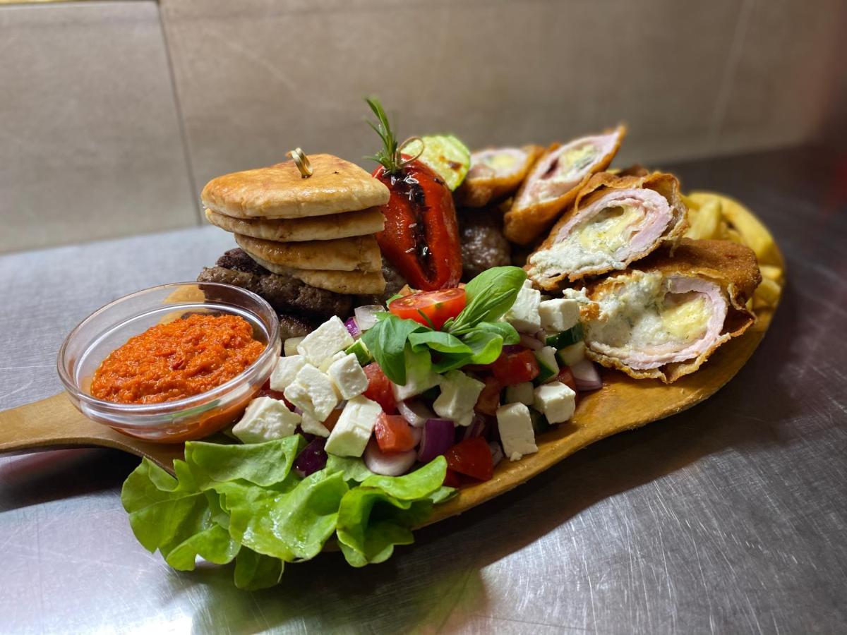 Malom Club Panzio Bed & Breakfast Байя Екстериор снимка