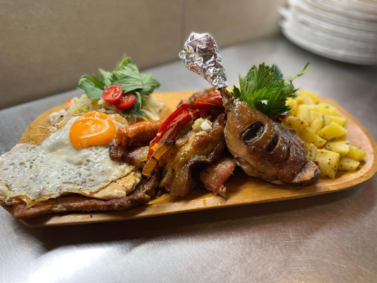 Malom Club Panzio Bed & Breakfast Байя Екстериор снимка