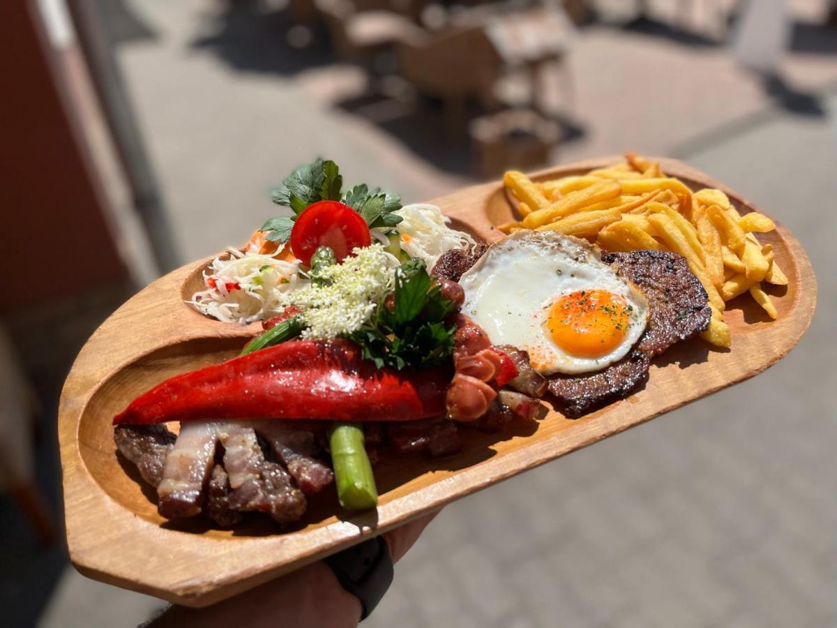 Malom Club Panzio Bed & Breakfast Байя Екстериор снимка